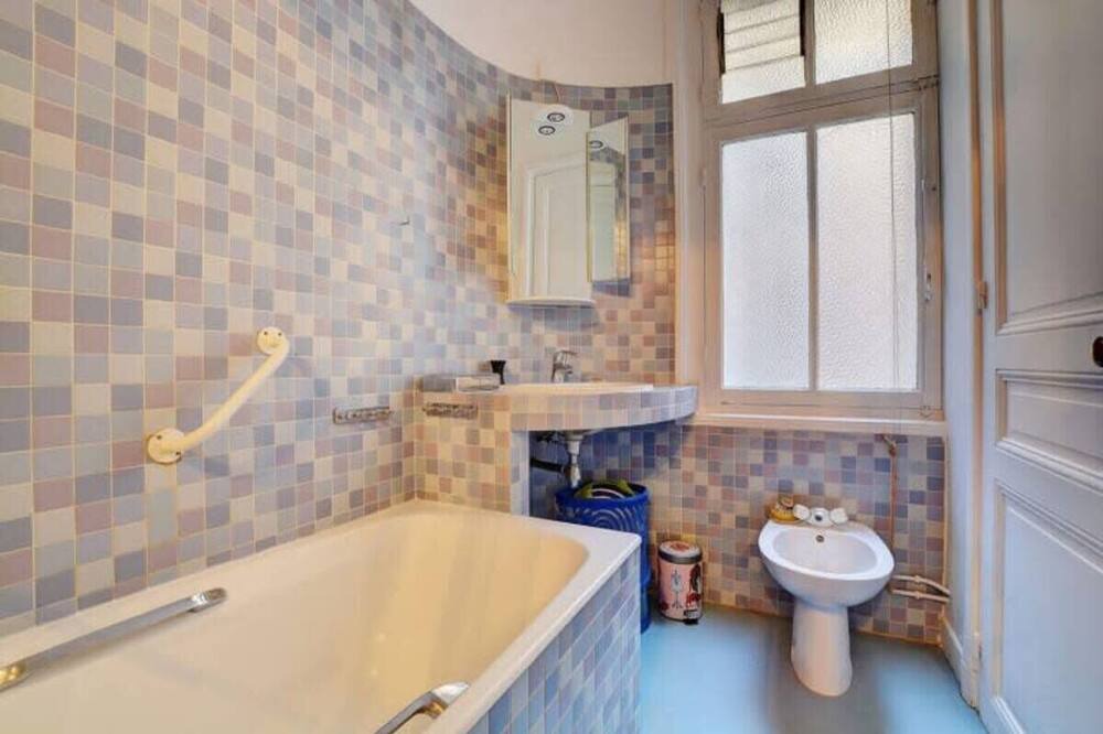 Photo of Bathroom in Val-de-Grace