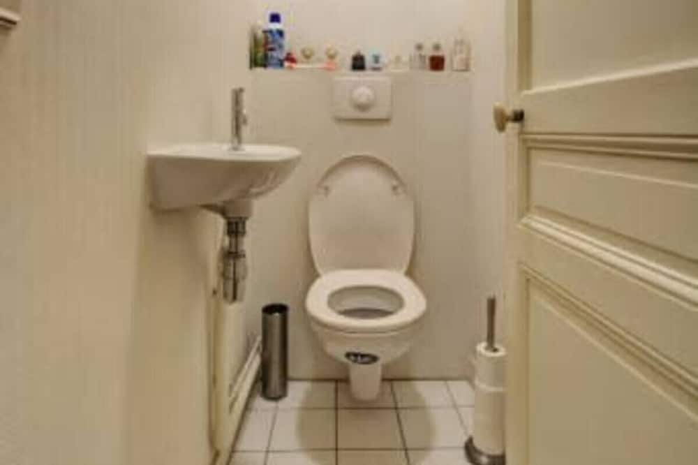 Photo of Bathroom in Val-de-Grace