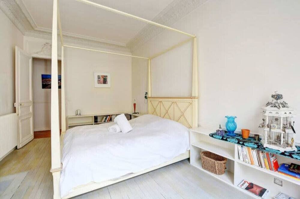 Photo of Bedroom in Val-de-Grace