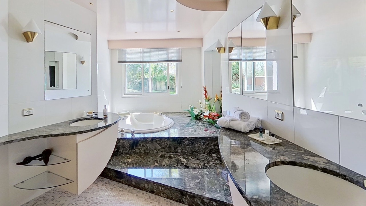 Photo of Bathroom in Basse-Goulaine