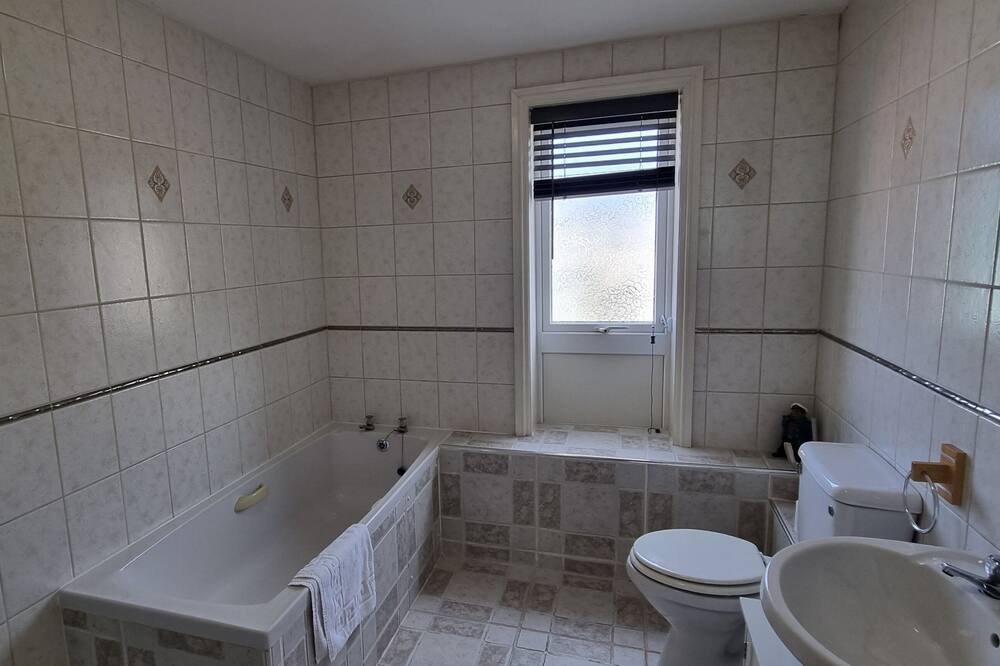 Photo of Bathroom in Perranporth