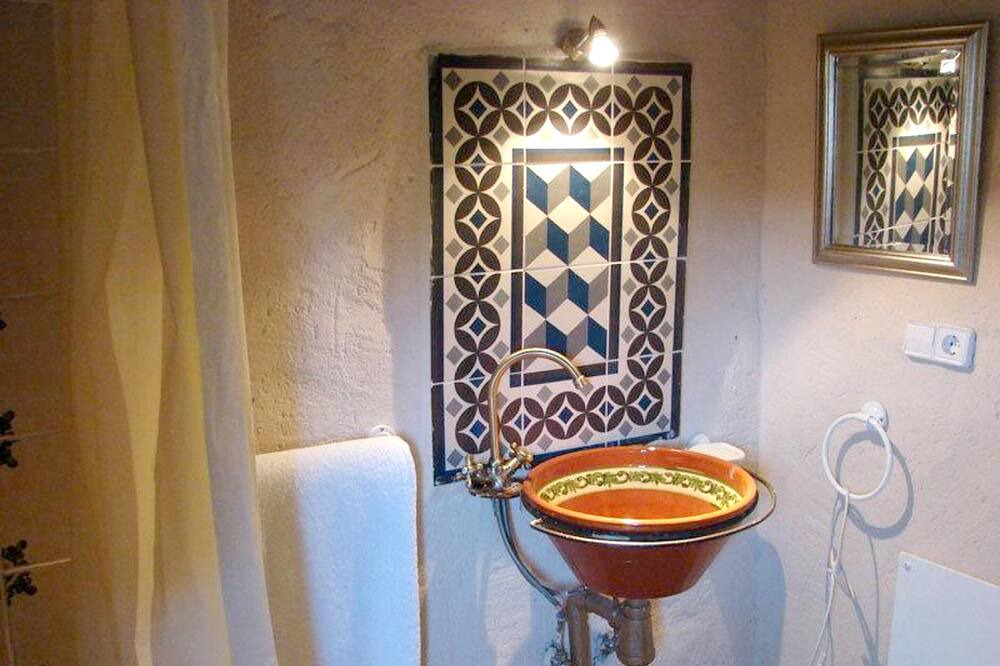 Photo of Bathroom in Valeria