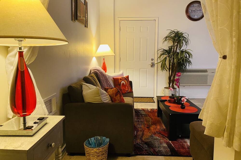 Photo of Livingroom in Mableton