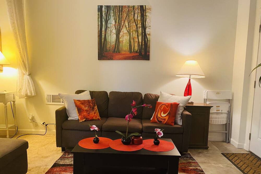 Photo of Livingroom in Mableton