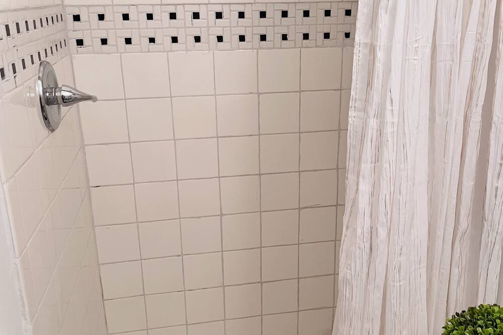 Photo of Bathroom in Mableton