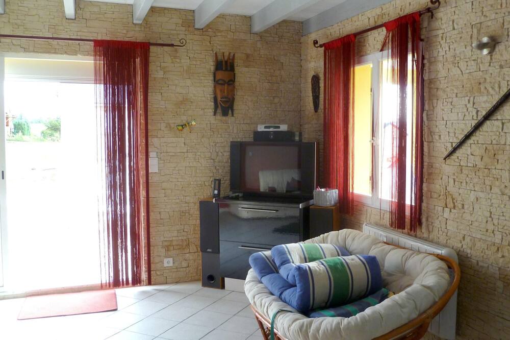 Photo of Livingroom in Salles-Curan