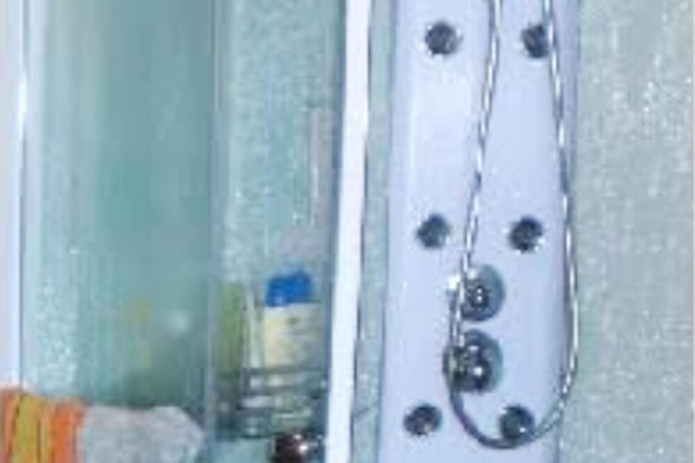 Photo of Bathroom in Salles-Curan