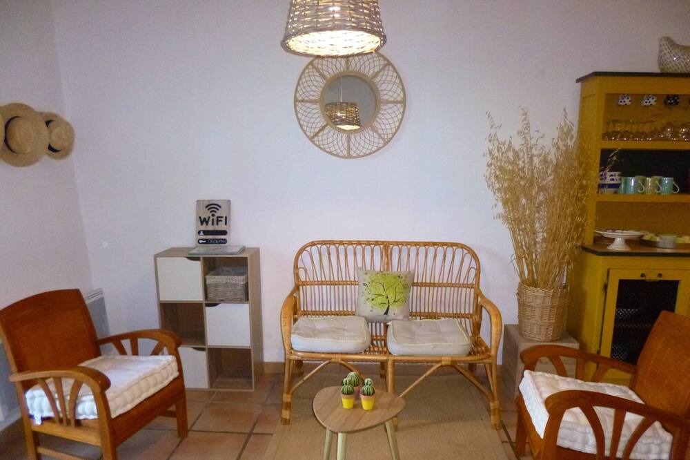 Photo of Livingroom in Cardet