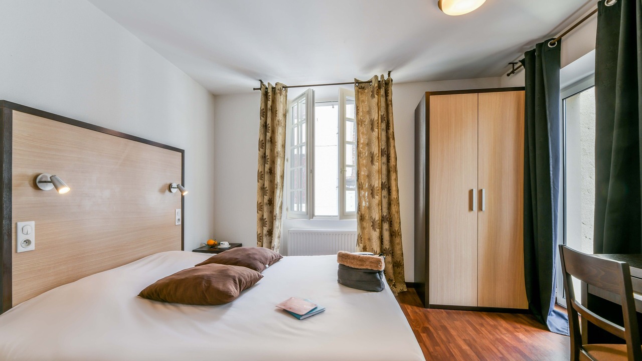 Photo of Bedroom in Navarrenx