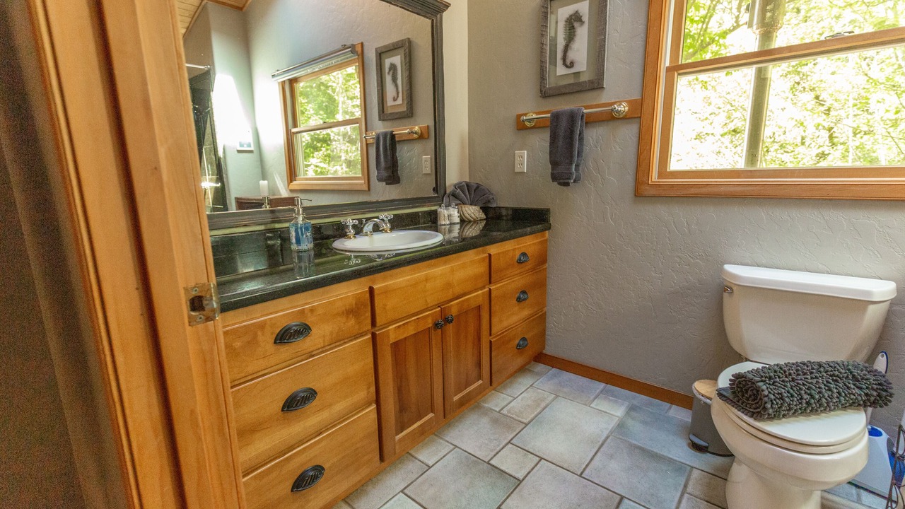 Photo of Bathroom in Gold Beach