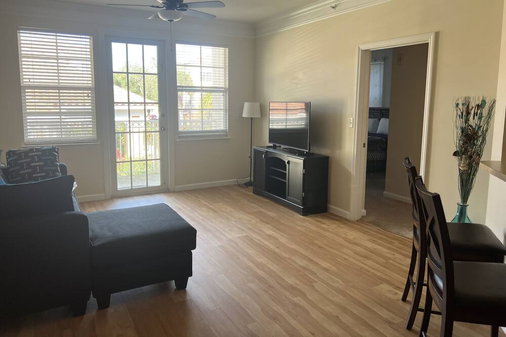 Photo of Livingroom in Hunt Club
