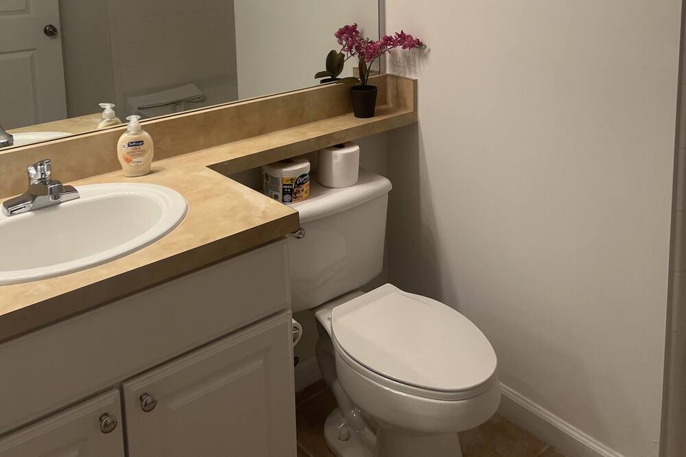 Photo of Bathroom in Hunt Club
