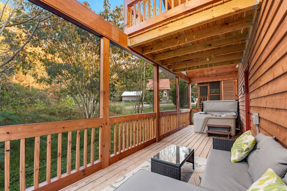 Photo of Others in White Oak Lodge