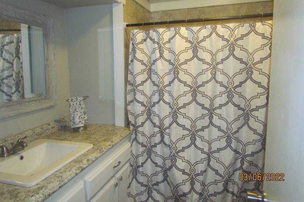 Photo of Bathroom in Gordonville