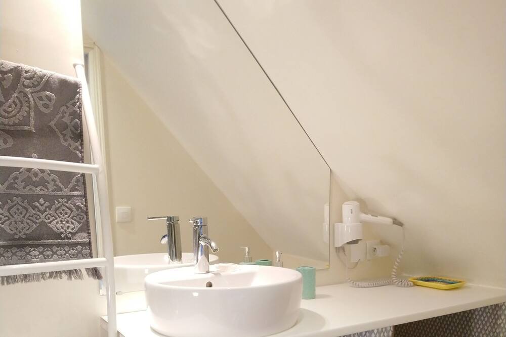 Photo of Bathroom in Vouvray