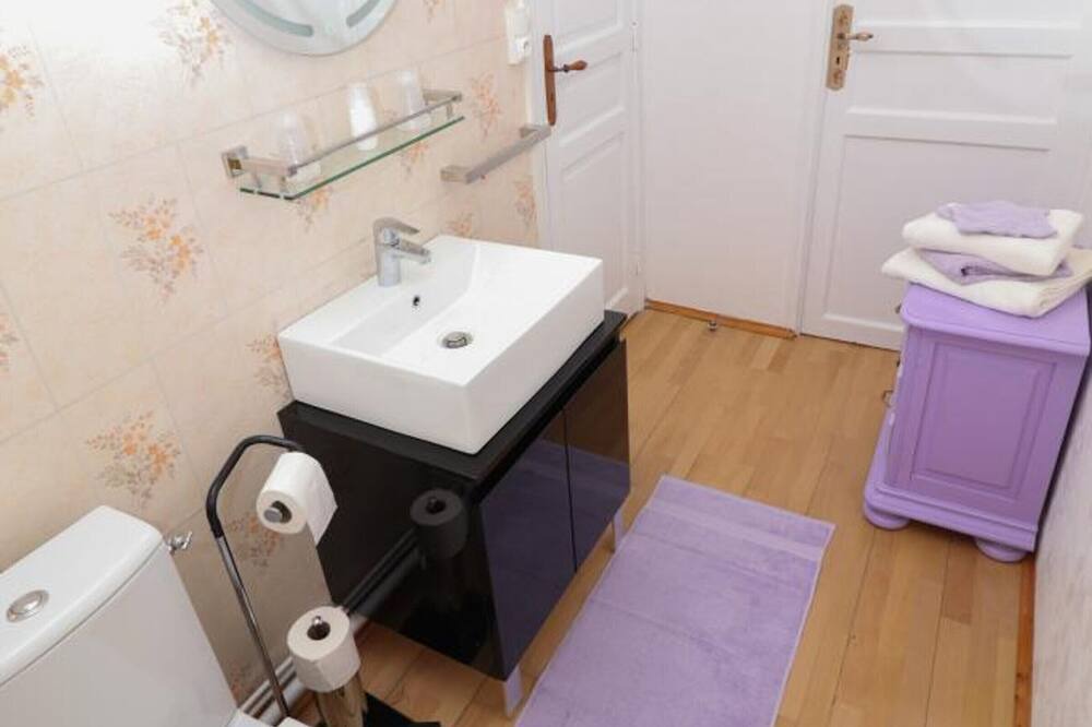 Photo of Bathroom in Maignelay