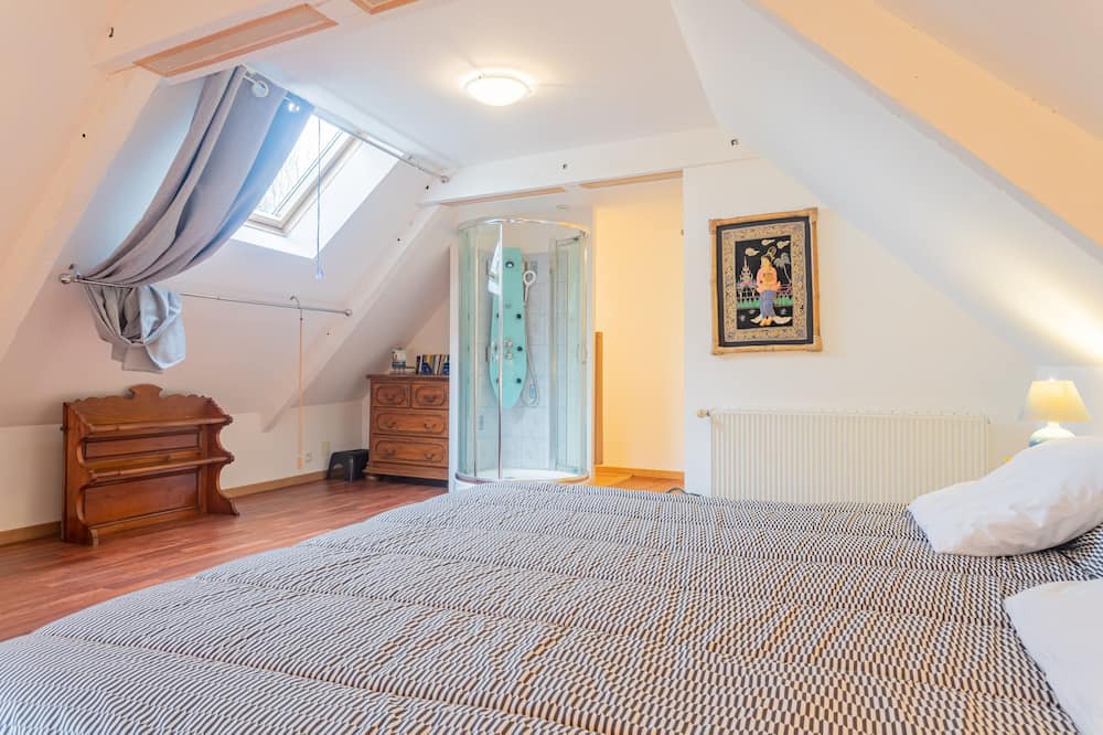 Photo of Bedroom in Saint-Martin-des-Pres