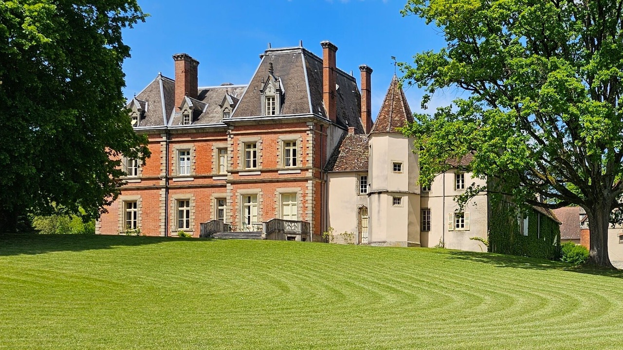 Photo of Outdoor in Couches