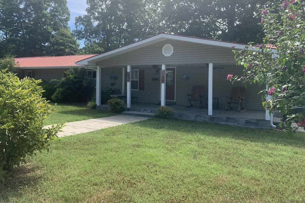 Photo of Outdoor in Dickson