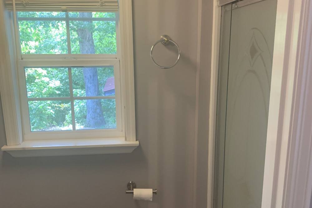 Photo of Bathroom in Dickson