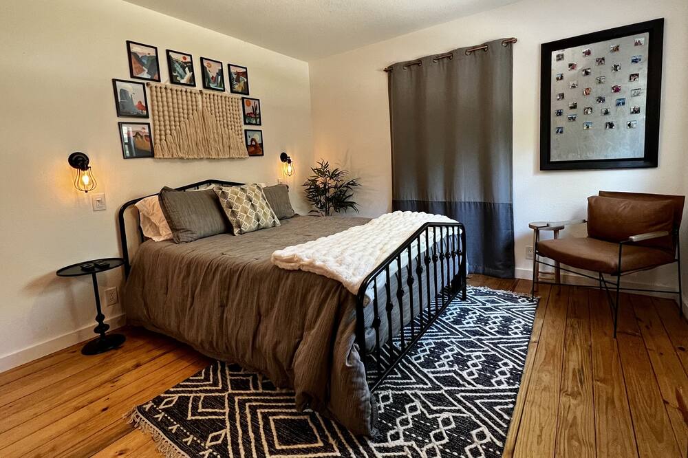 Photo of Bedroom in Wills Point