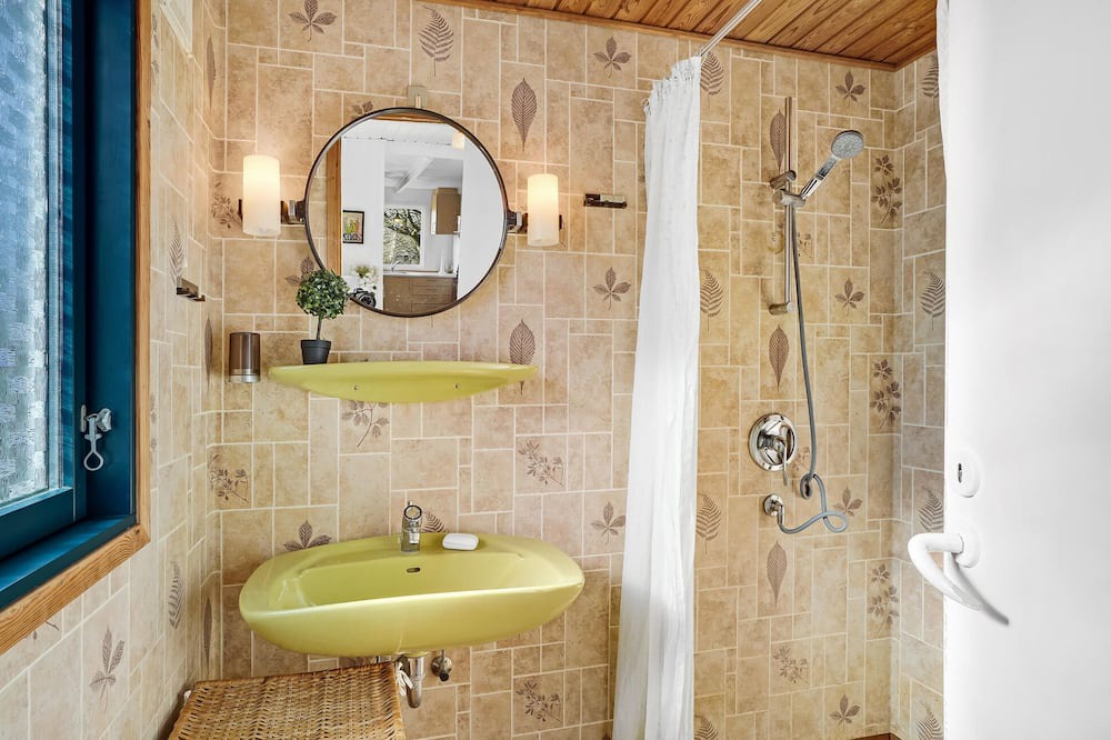 Photo of Bathroom in Roslev