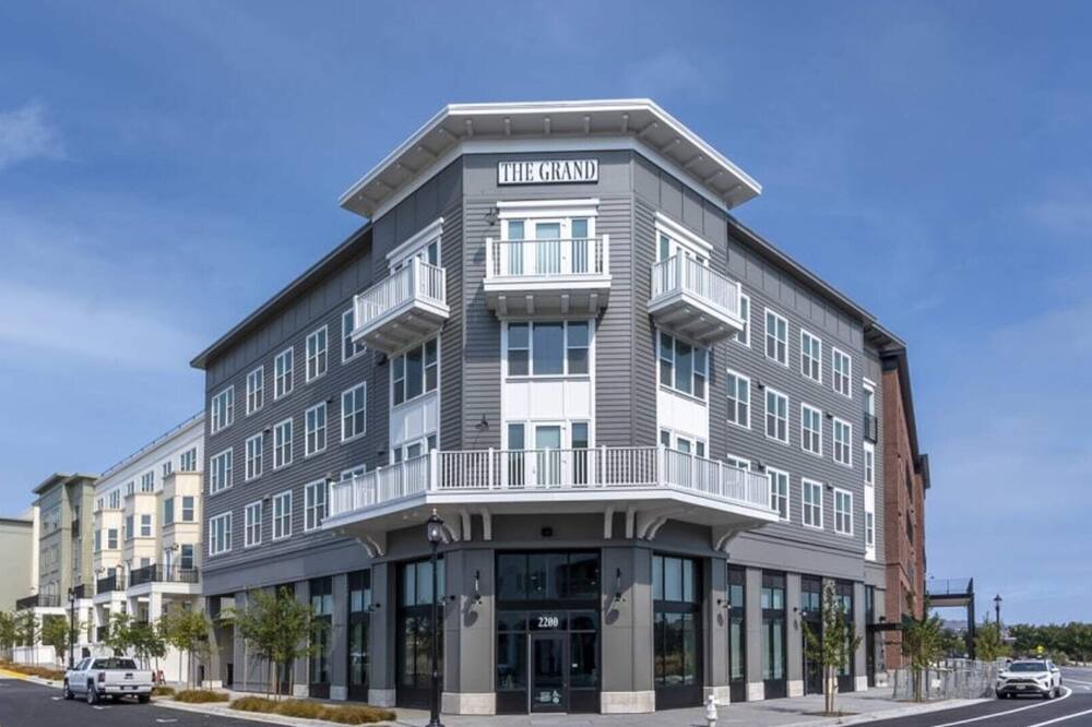 Photo of Outdoor in Hercules