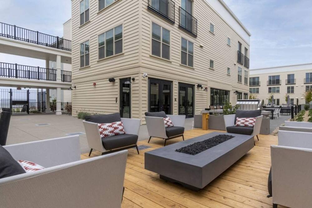 Photo of Outdoor in Hercules