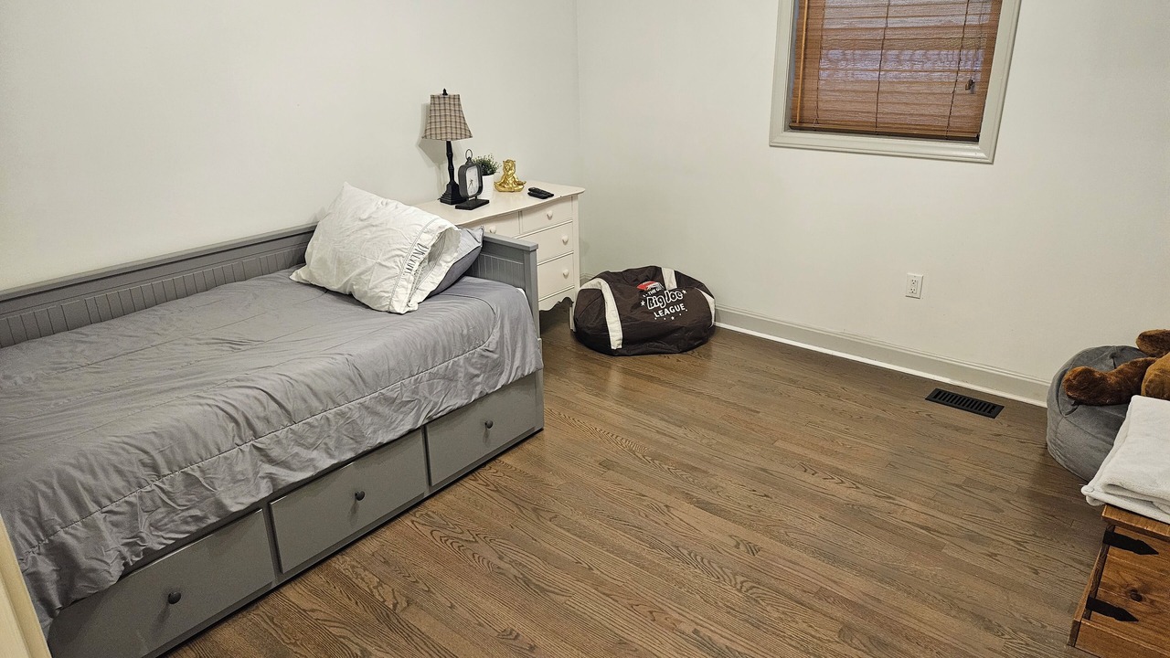 Photo of Livingroom in Oak Grove