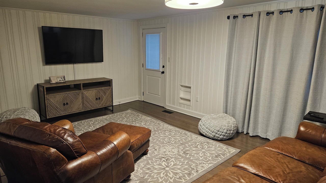 Photo of Livingroom in Oak Grove