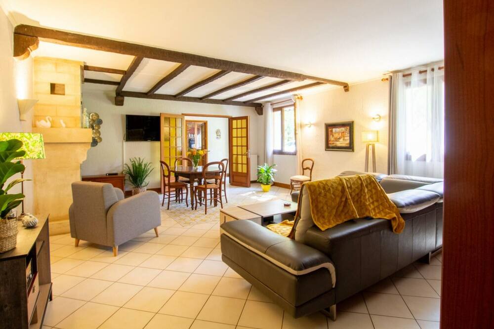 Photo of Livingroom in Champcevinel