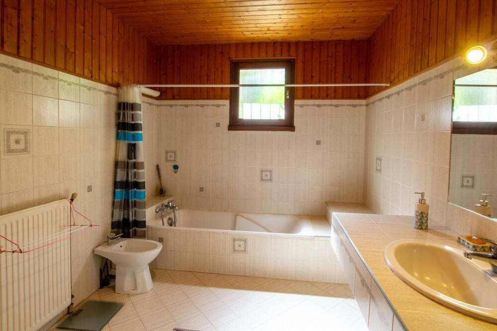 Photo of Bathroom in Champcevinel