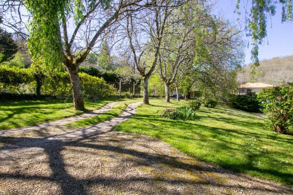 Photo of Outdoor in Champcevinel