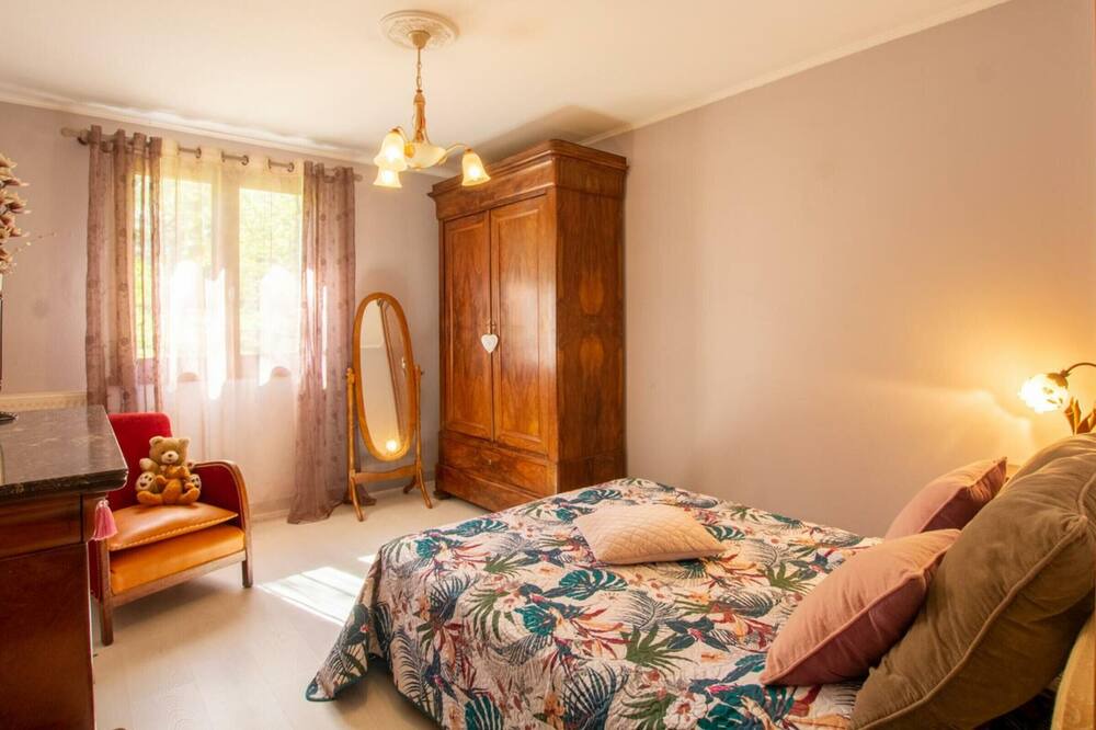 Photo of Bedroom in Champcevinel