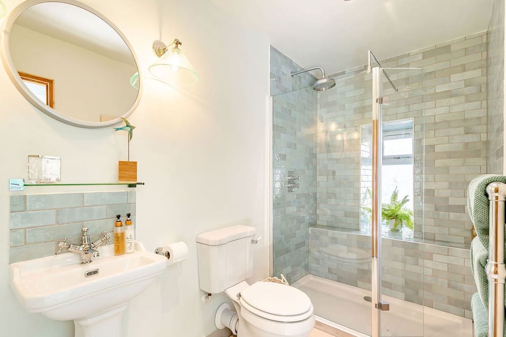 Photo of Bathroom in Kilcreggan