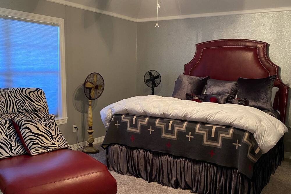 Photo of Bedroom in Santa Anna