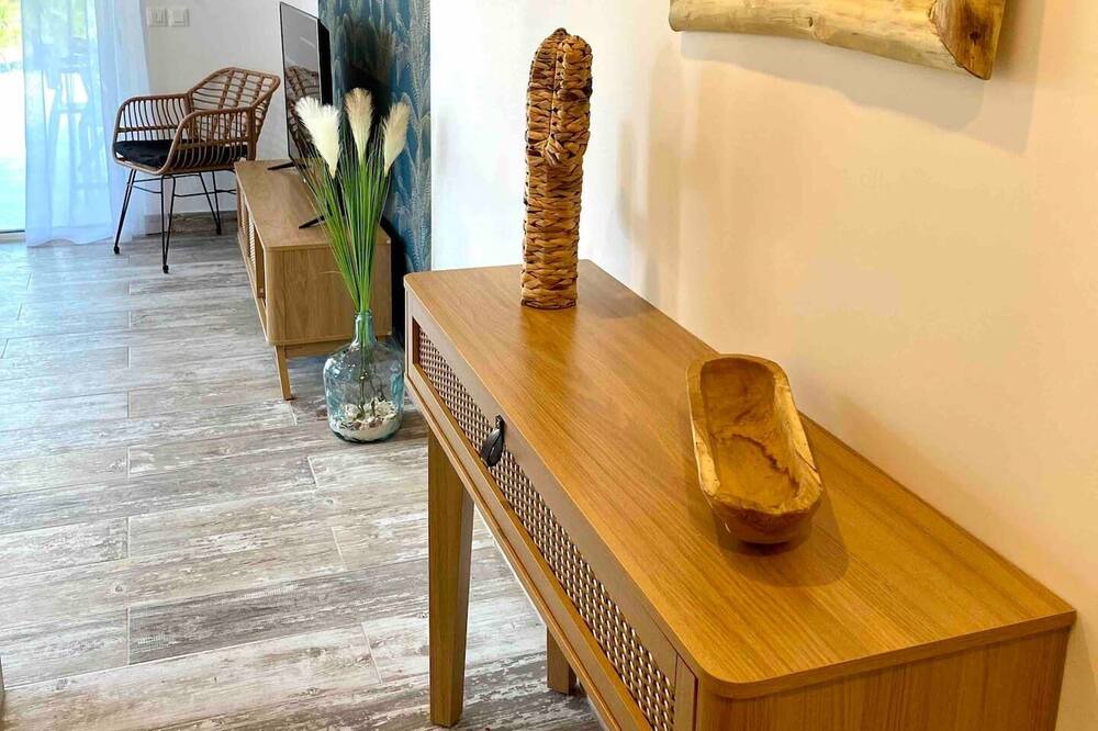 Photo of Livingroom in Orient Bay