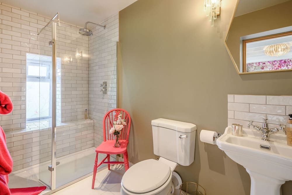 Photo of Bathroom in Kilcreggan