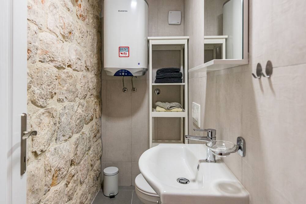 Photo of Bathroom in Mali Ston