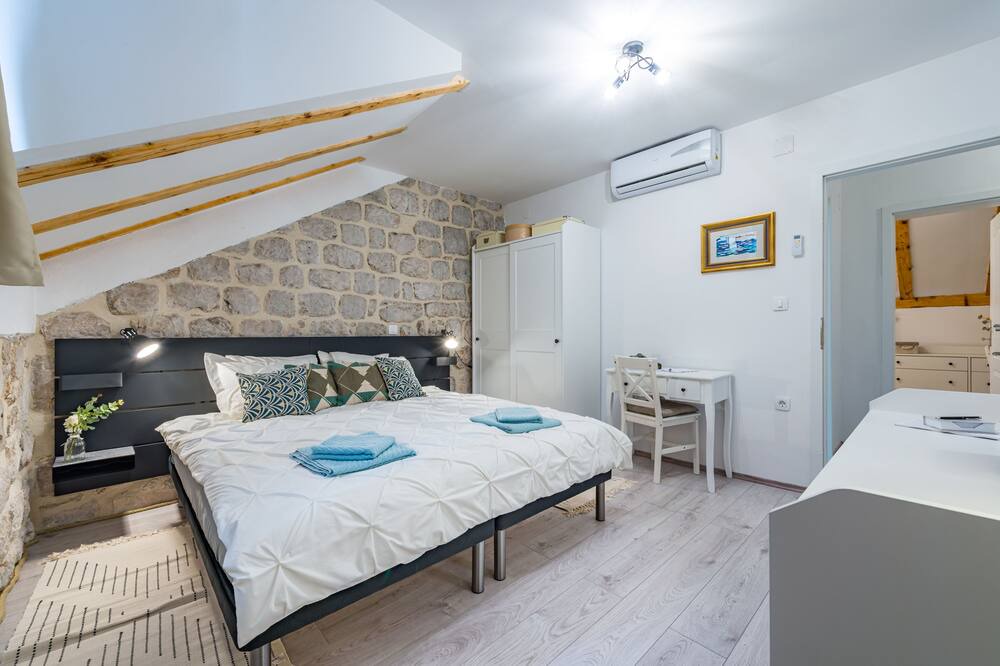 Photo of Bedroom in Mali Ston