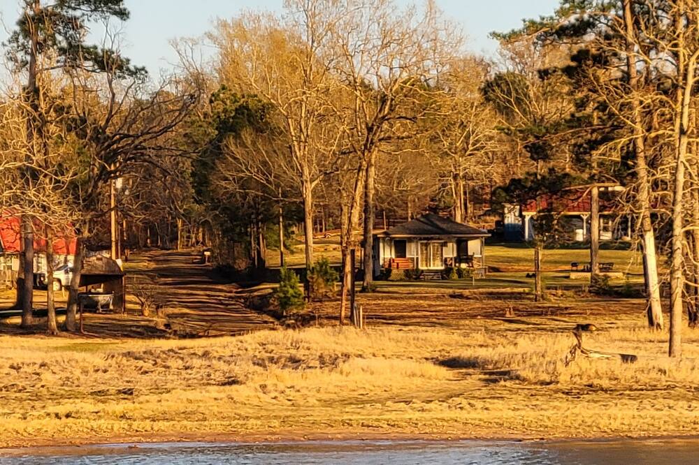 Photo of Others in Broaddus