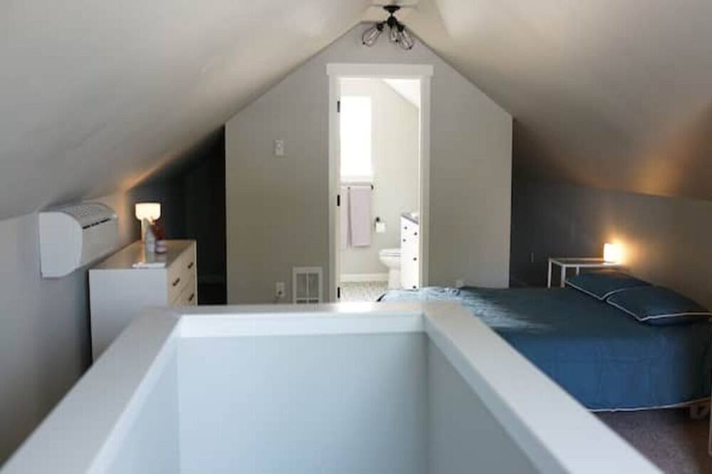 Photo of Bedroom in Northwest Everett