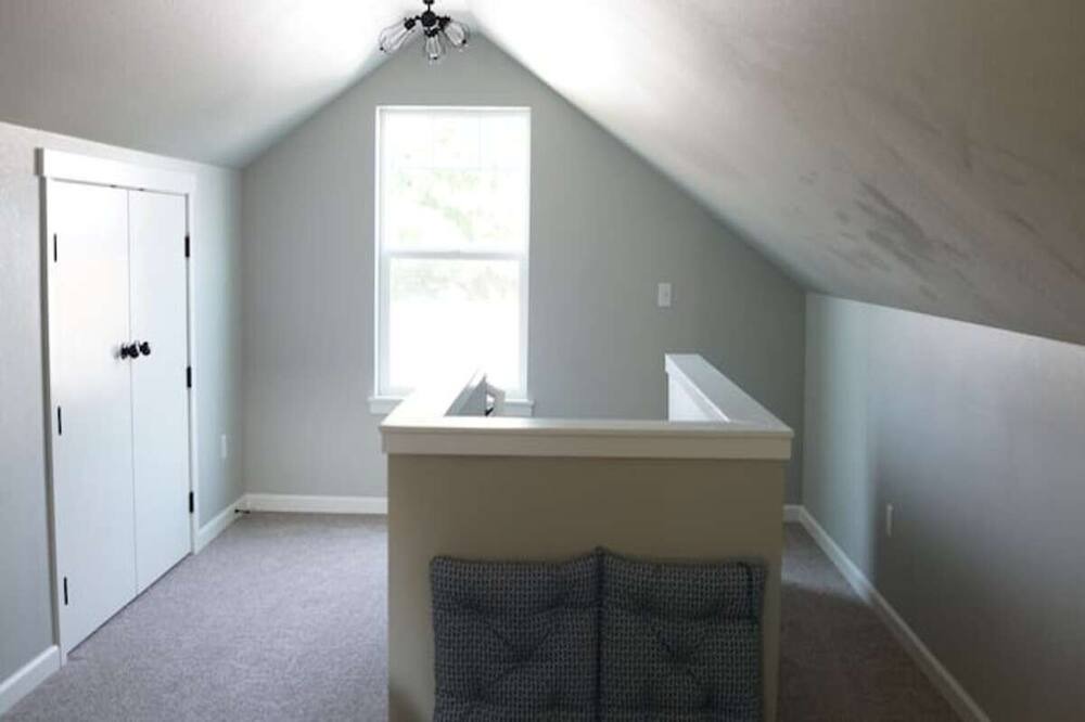 Photo of Bedroom in Northwest Everett