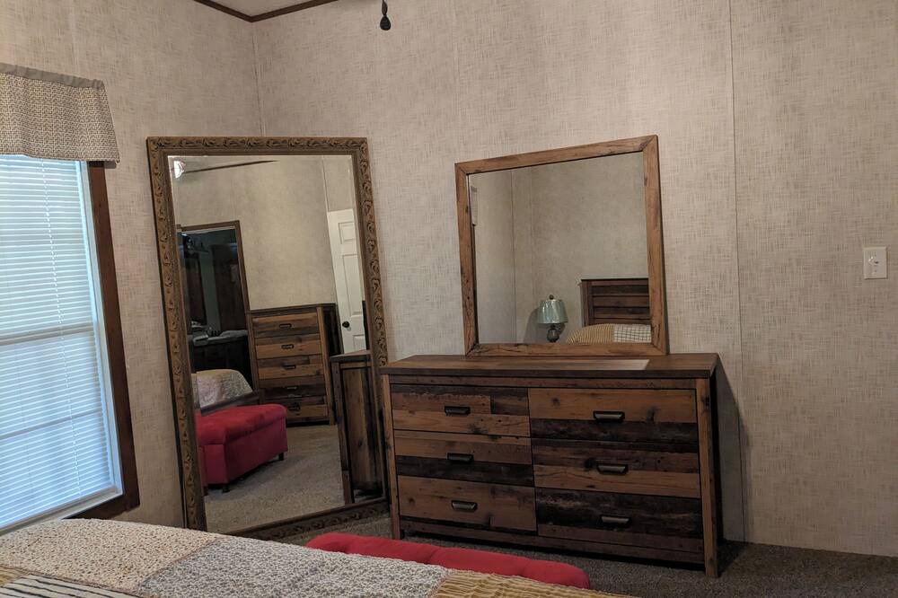 Photo of Bedroom in Putnam Hall