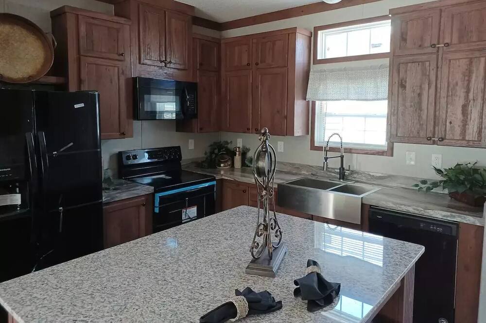 Photo of Kitchen in Putnam Hall