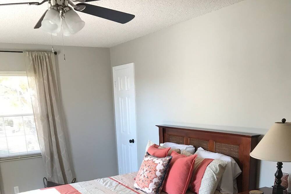 Photo of Bedroom in Antioch