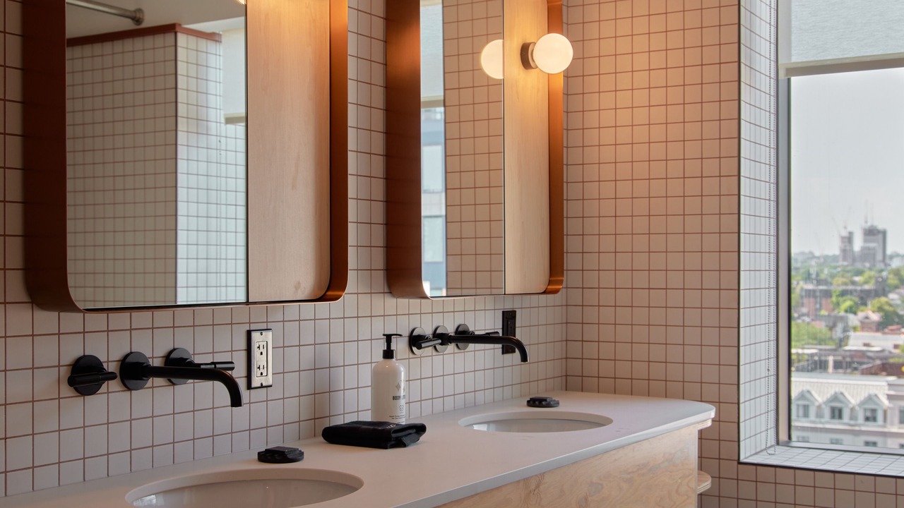 Photo of Bathroom in Fashion District
