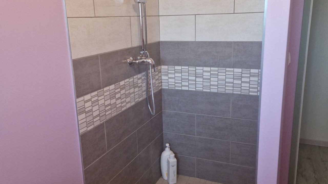 Photo of Others in Alixan