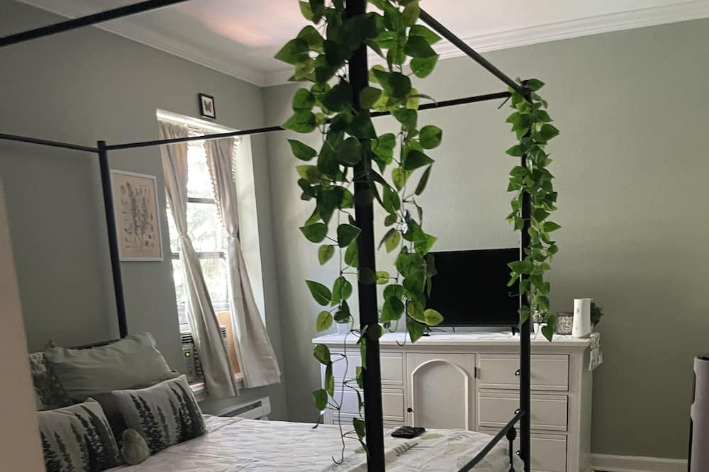 Photo of Bedroom in Pollock Pines