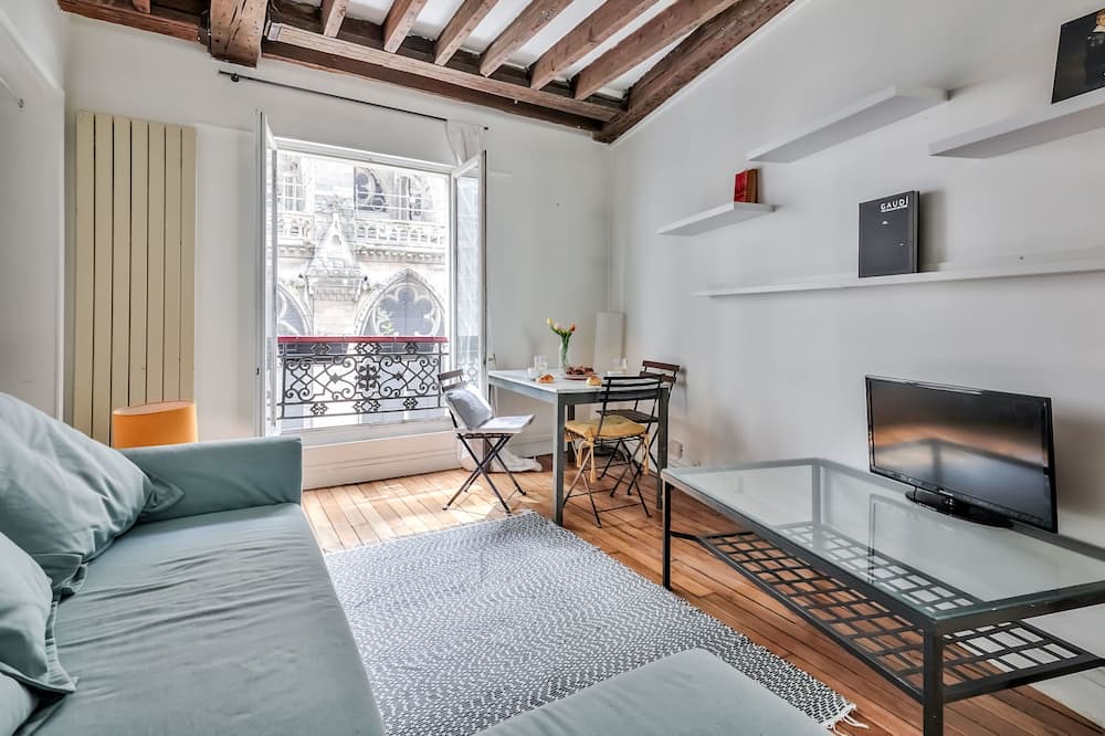 Photo of Livingroom in Notre Dame
